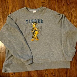 Disney Tigger gray pullover sweatshirt in adult size XL